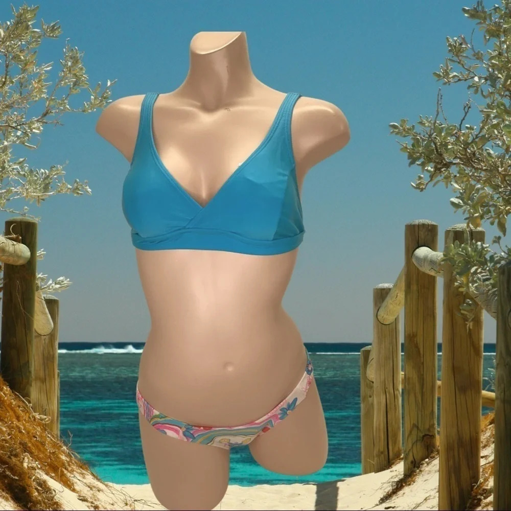 Recco Size Medium Brazilian Bikini Set. New With Tags.